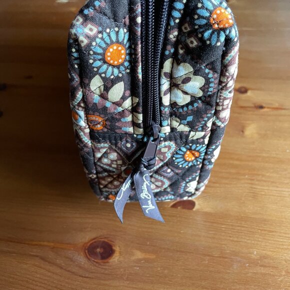 NWOT Vera Bradley Retro Floral Print Zip Close PVC Lined Quilted Cosmetic Case - Picture 3 of 12